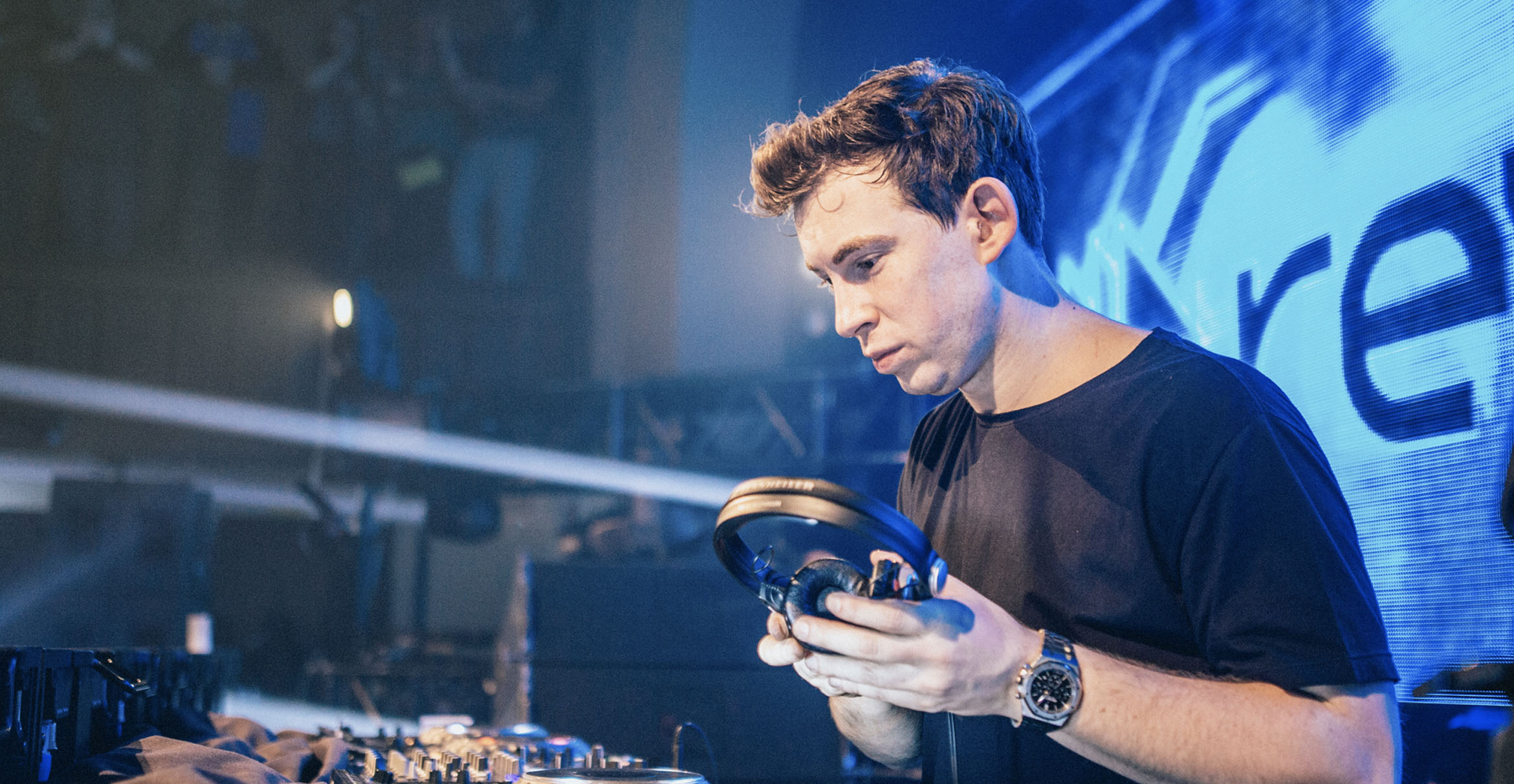Conor Maynard & Snoop Dogg) by Hardwell. 